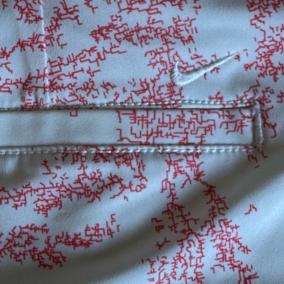 Nike Golf Women's White and Pink Graphic Shorts - Picture 10 of 11